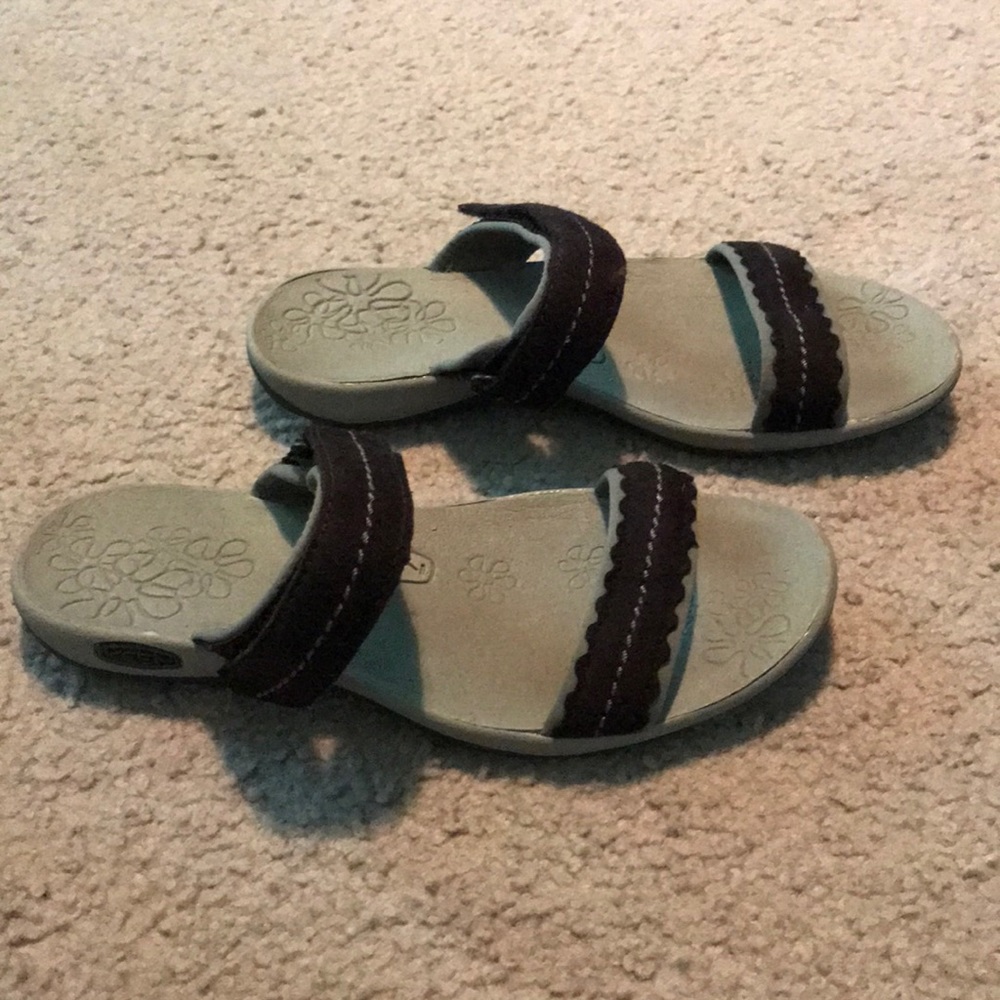 Keen Slides Ladies Size 6 Sandals